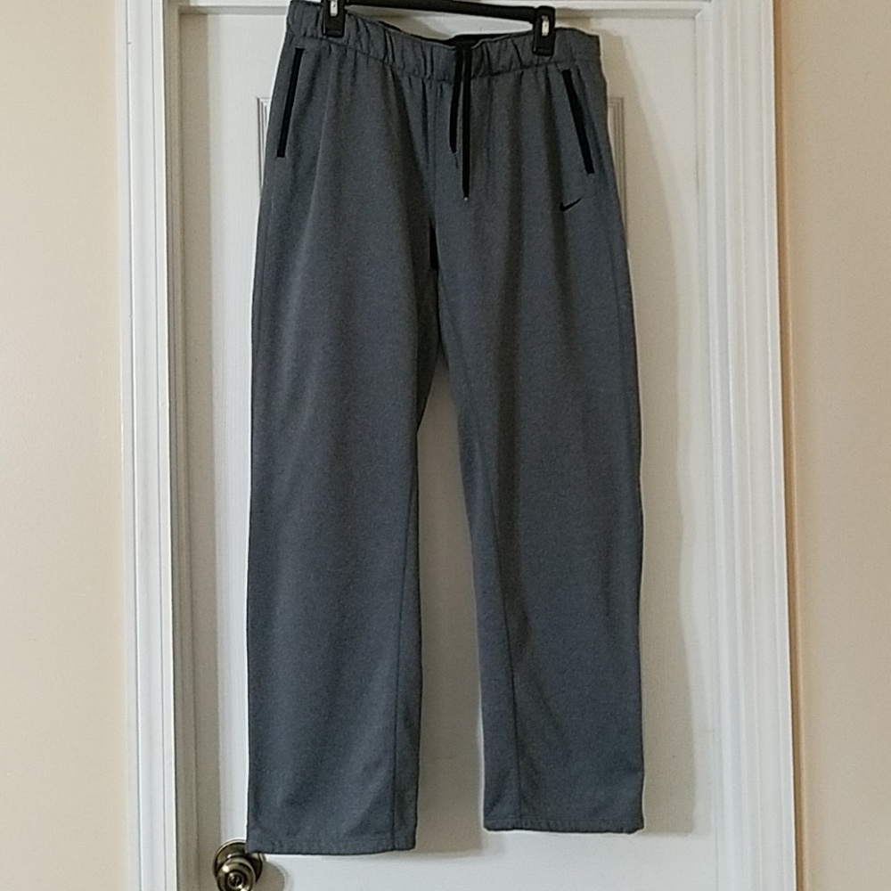 Like new nike therma fit sweat pants